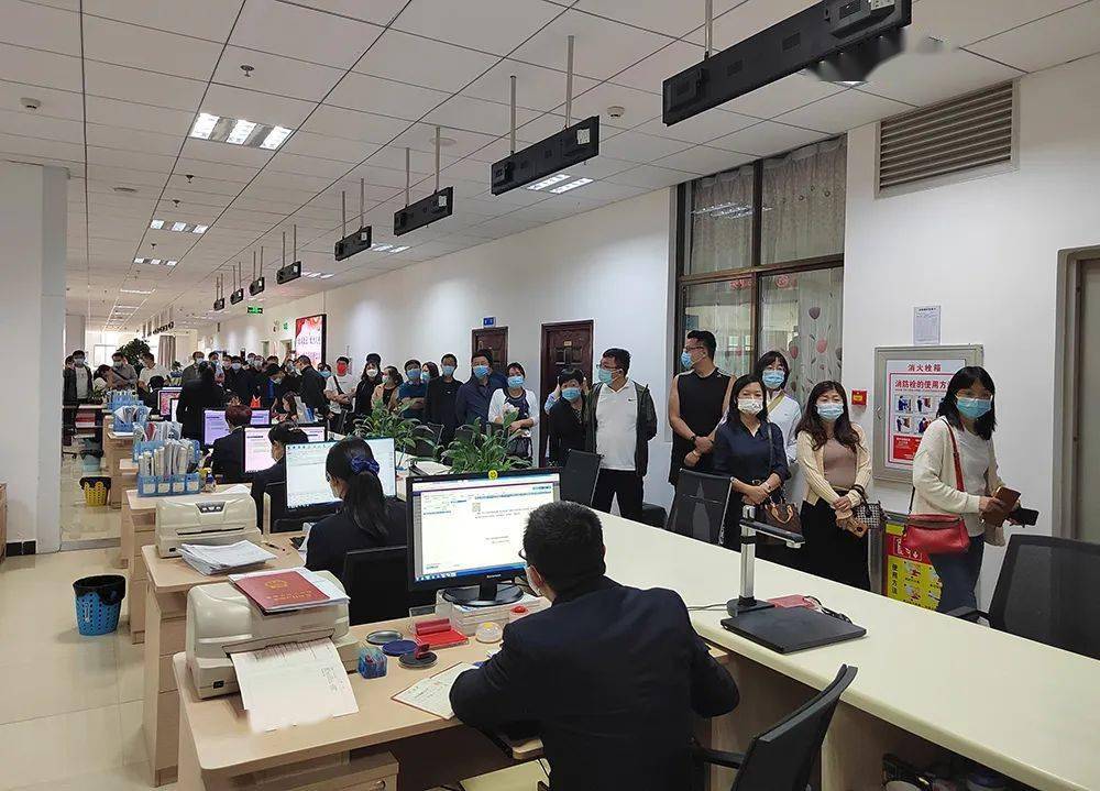 玉溪在全省率先推行“交地即交证”“交房即交证”