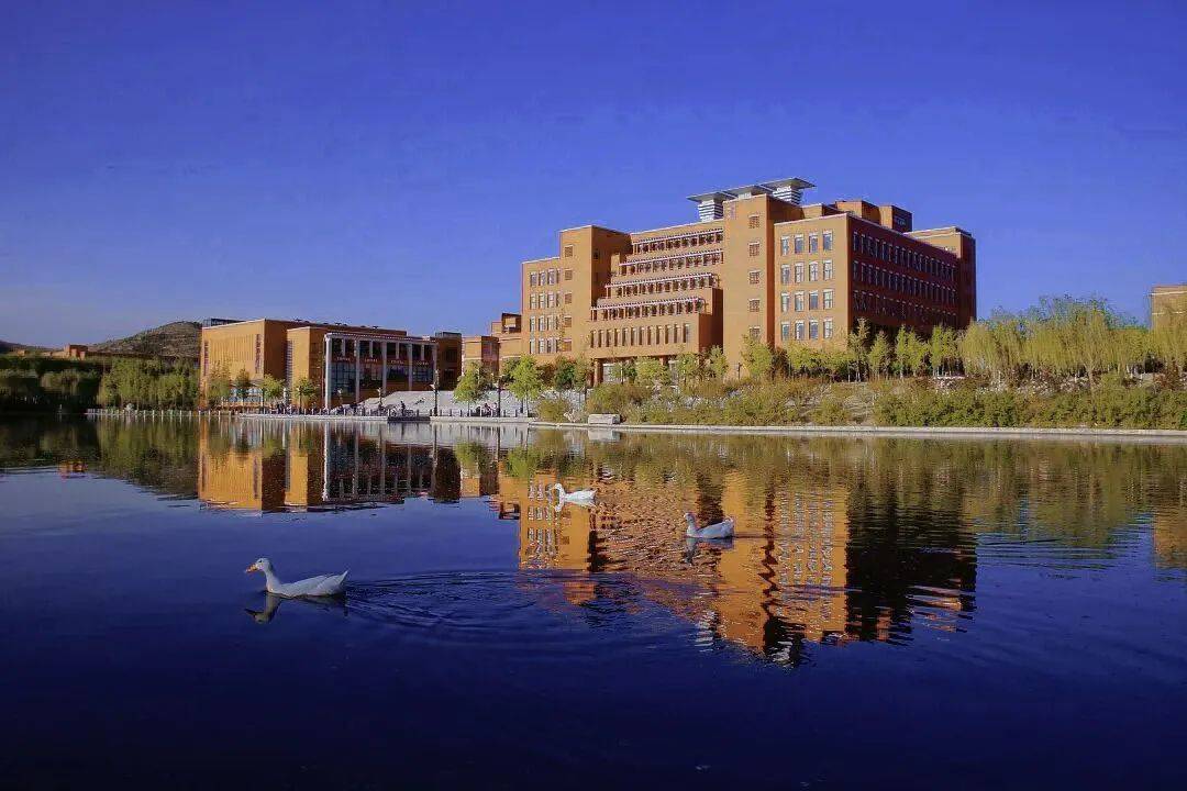 “交”美<strong></p>
<p>币交所</strong>！滤镜后的交院