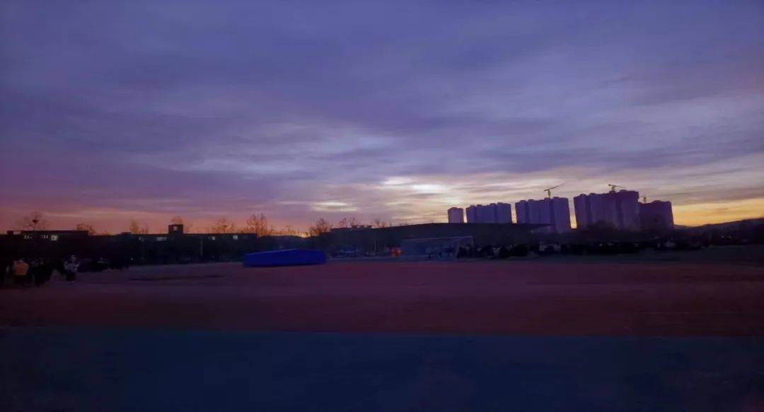 “交”美<strong></p>
<p>币交所</strong>！滤镜后的交院