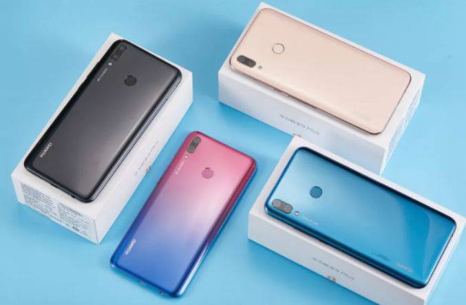 PC/PMMA复合板材高压成型机技术应用