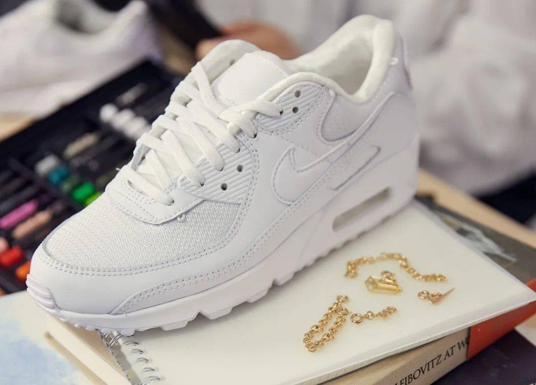 For Her | 她们<strong></p>
<p>numeraire</strong>,正在延续着关于 AIR 的故事