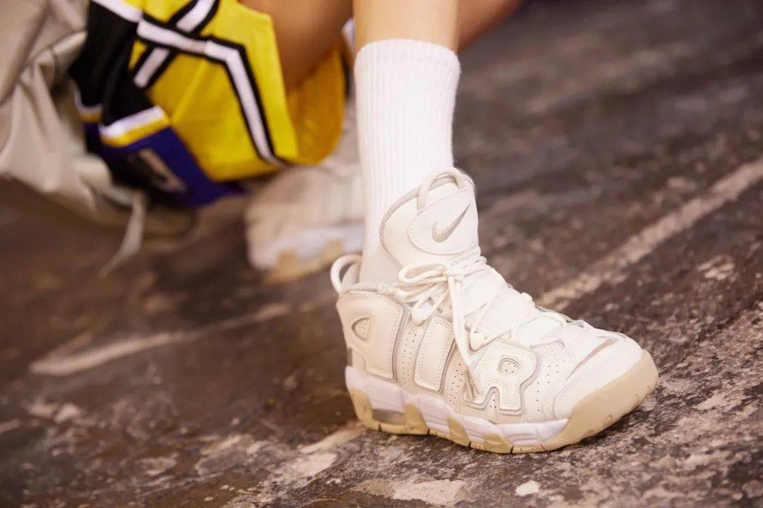 For Her | 她们<strong></p>
<p>numeraire</strong>,正在延续着关于 AIR 的故事