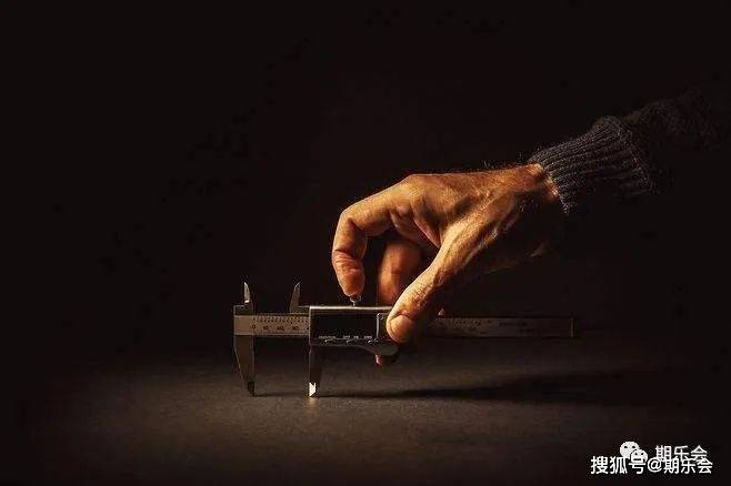 交易导师孟德稳：年薪百万的期货交易员是如何炼成的<strong></p>
<p>期货是交易</strong>？