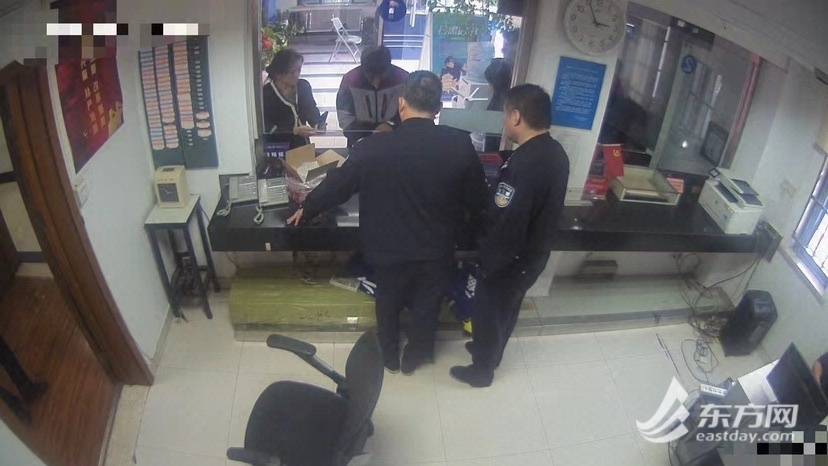 价值10万余元<strong></p>
<p>袁大头</strong>!人民广场捡到“袁大头”银元?失主竟是……