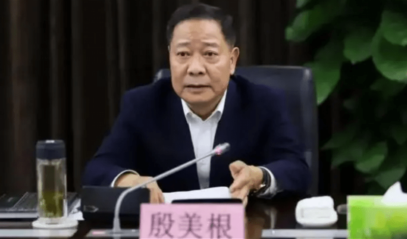 连打三“虎”：靠足球吃足球<strong></p>
<p>金融交易</strong>，靠金融吃金融，搞权色钱色交易