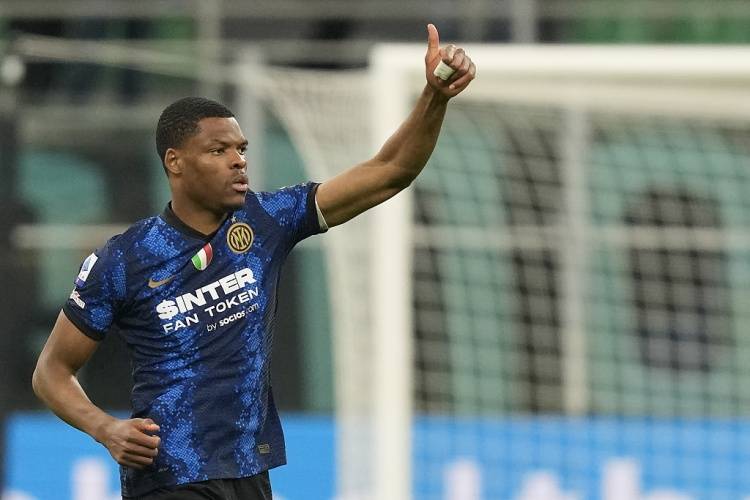 意媒:国米向邓弗里斯开400万欧年薪续约报价<strong></p>
<p>欧意</strong>,今夏不签约就出售