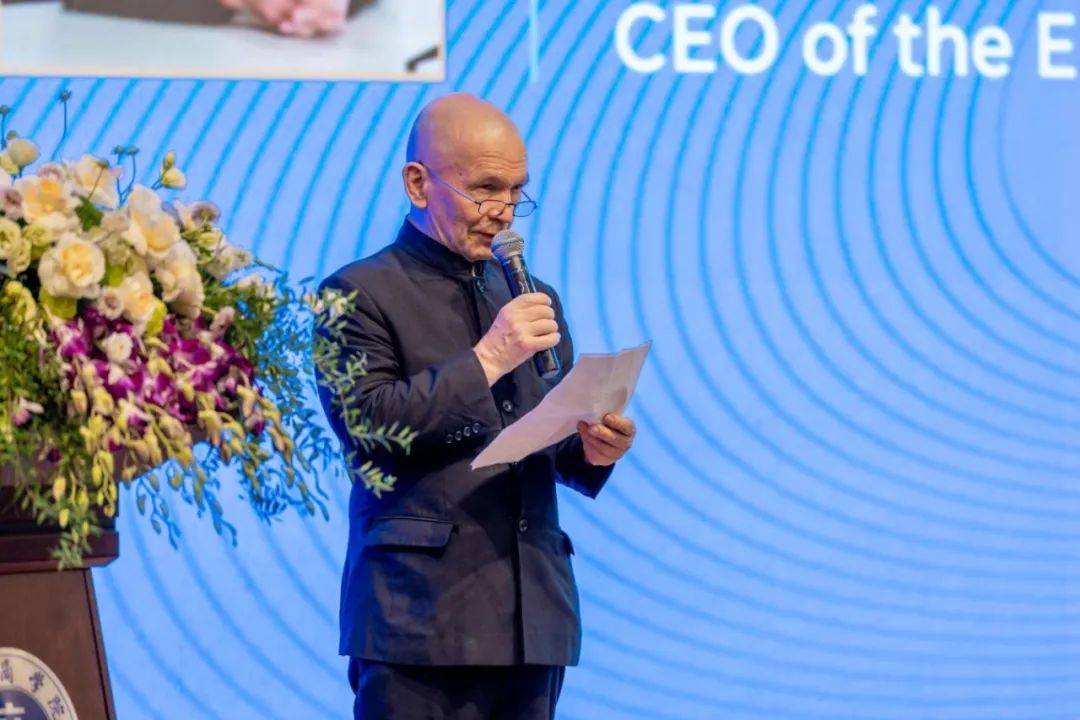 刘英：人民币“朋友圈”再扩容<strong></p>
<p>币圈千里</strong>！