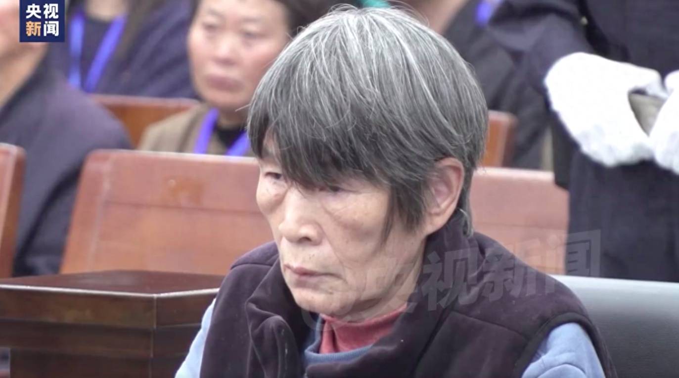 余华英死刑当庭上诉<strong></p>
<p>8币网</strong>,杨妞花:第一次见她垂头丧气,全程低头双手发抖,但没有任何道歉