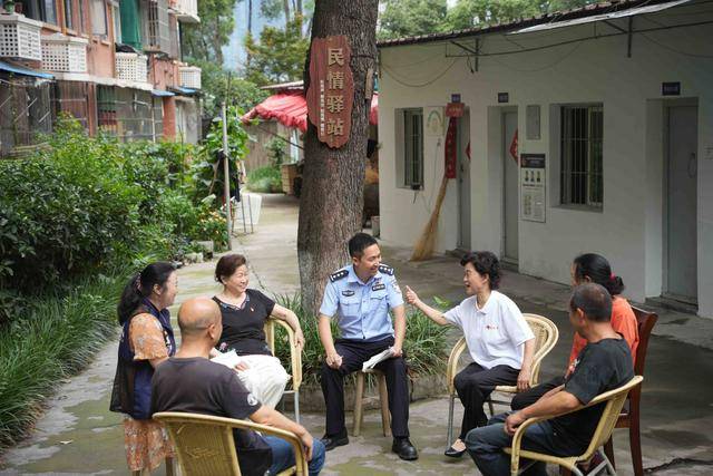 成华区副区长、区公安分局局长张旭伟：奋发有为做好新时代公安工作