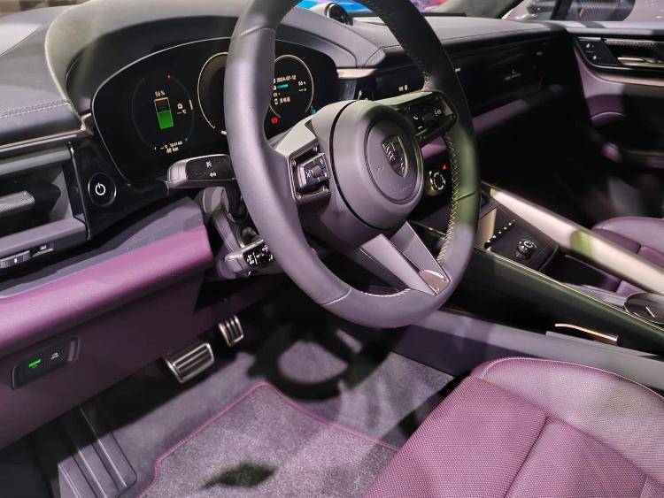 保时捷跌破40万元了？杭州销售：确实又降了<strong></p>
<p>模拟炒币大赛</strong>，但没那么便宜