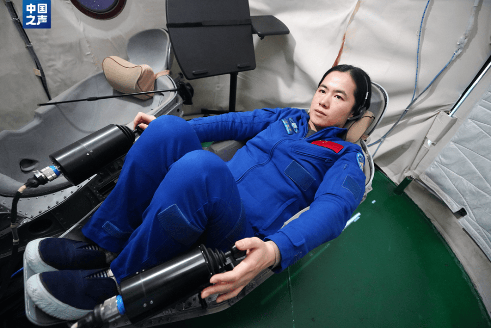 杨利伟飞天时王浩泽还在上初中<strong></p>
<p>炒币术语</strong>!90后女航天员:没有什么事情是女孩子不能做的