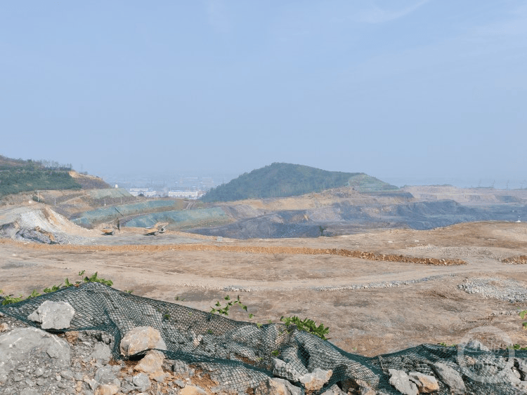 “放炮采石”之痛:一个村庄和水泥公司的19年矛盾与博弈