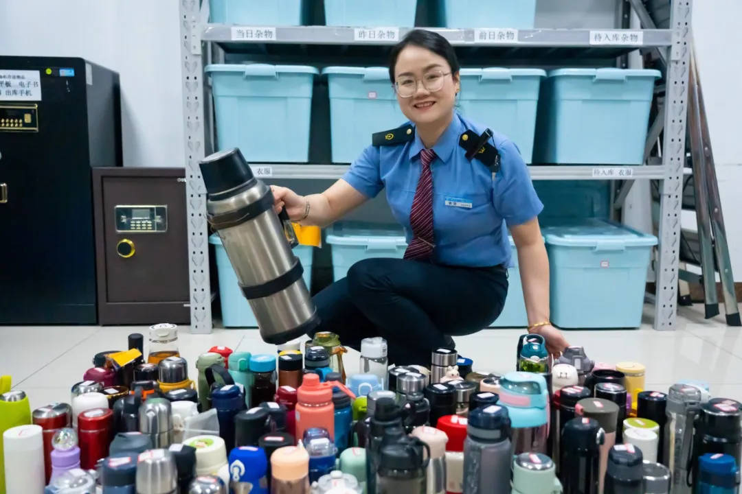 6天捡1000张身份证<strong></p>
<p>币圈数据</strong>!高铁站工作人员回应