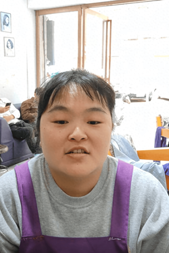 “听劝”的女理发师爆火！全国顾客赶去排队理发<strong></p>
<p>残破币兑换</strong>，当地文旅连夜发攻略