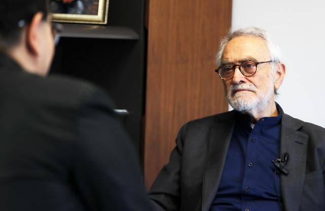 洪都拉斯驻华大使:生活在北京<strong></p>
<p>币圈路漫漫</strong>,出门带部手机就够了