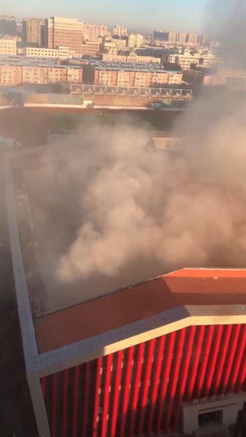 吉林白城滑冰馆楼顶发生坍塌<strong></p>
<p>打制币</strong>，项目投资超5000万元，当地：暂无伤亡，正调查