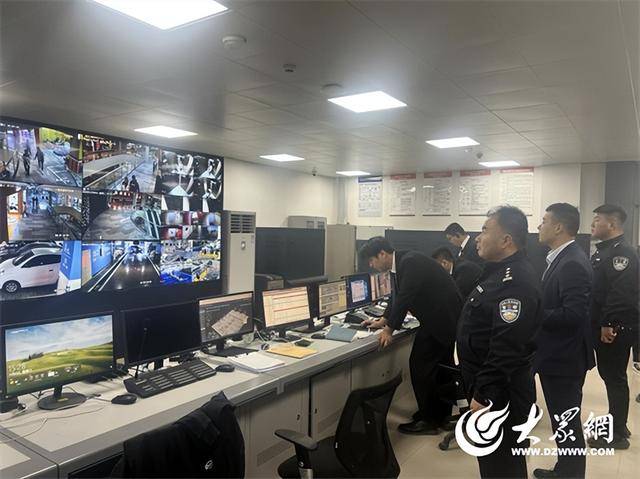 山东济宁一女孩在商场坠亡<strong></p>
<p>打制币</strong>,其倚靠的扶梯玻璃护栏疑似脱落,警方回应