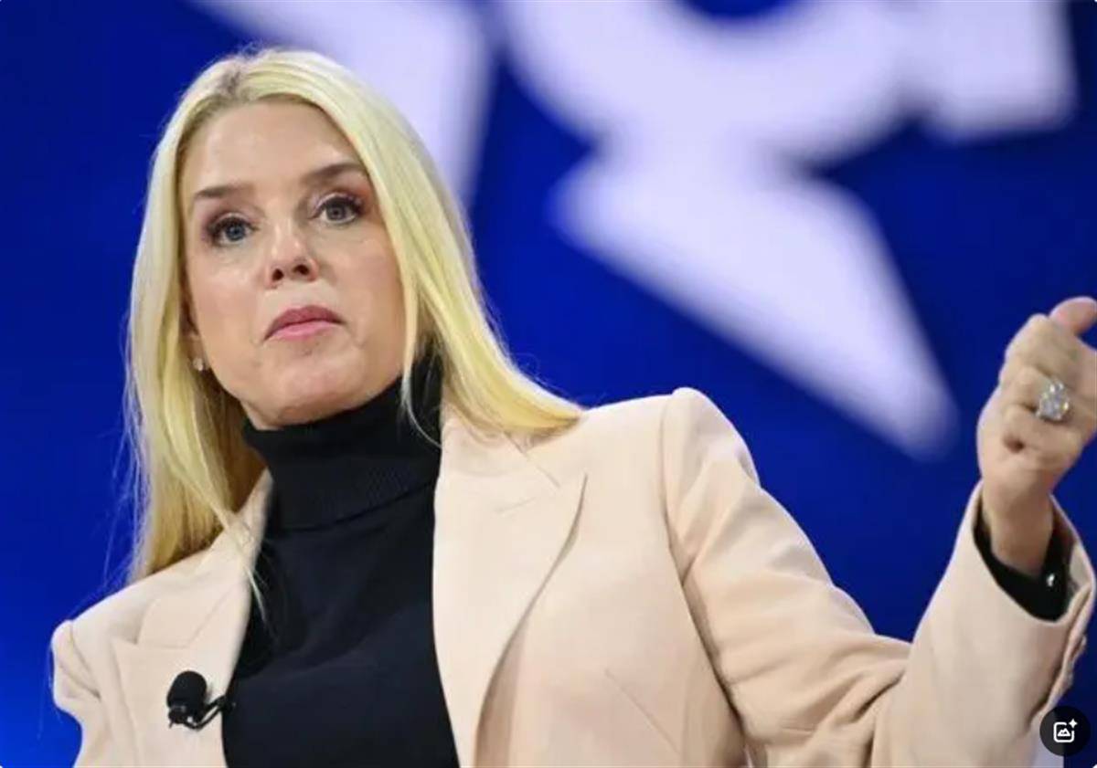 特朗普回应拜登赦免儿子:滥用司法<strong></p>
<p>币圈九四</strong>,等我上任就对司法部进行改革