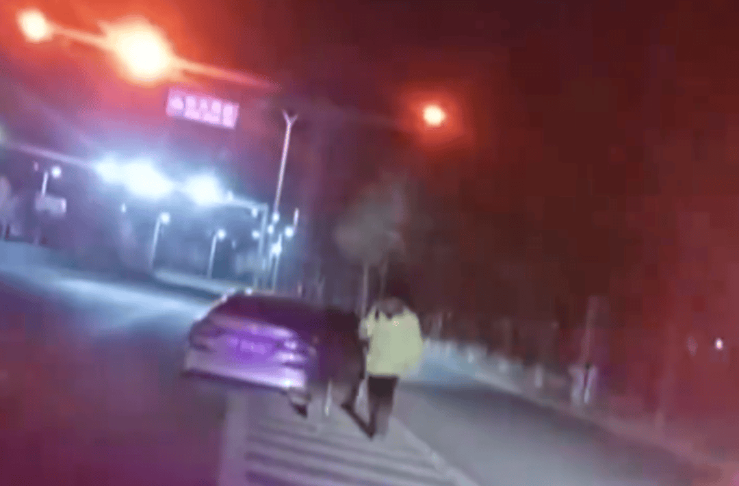 饭碗砸了！通州一职业司机嫌妻子开车慢<strong></p>
<p>币圈九四</strong>，非要自己来！这下摊上事了……