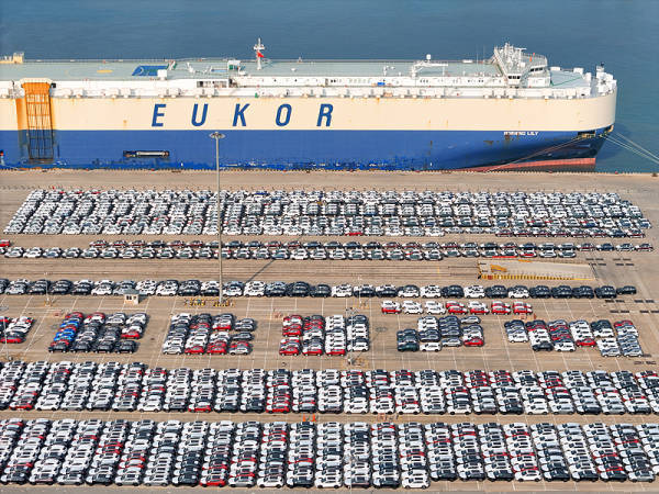 特朗普威胁加征关税后<strong></p>
<p>职业炒币</strong>,客户要求中国出口商提前发货以躲避关税