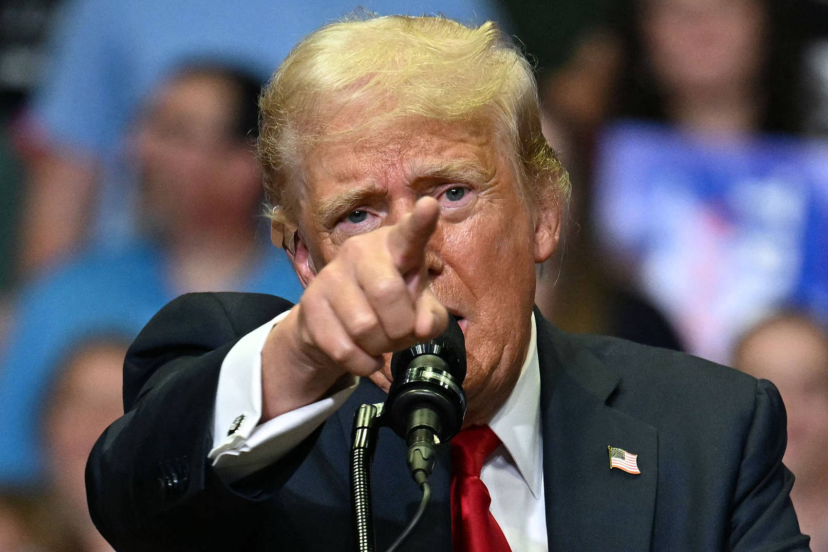 叙利亚央行被盗<strong></p>
<p>币赛</strong>，总统府遭洗劫！特朗普发声了！美官员：美国将继续在叙利亚驻军