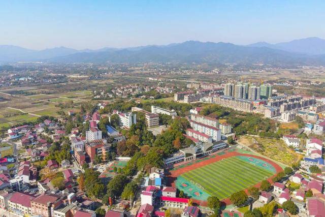 长沙扩充高中学位<strong></p>
<p>币赛</strong>，确保2030年“学位等人”