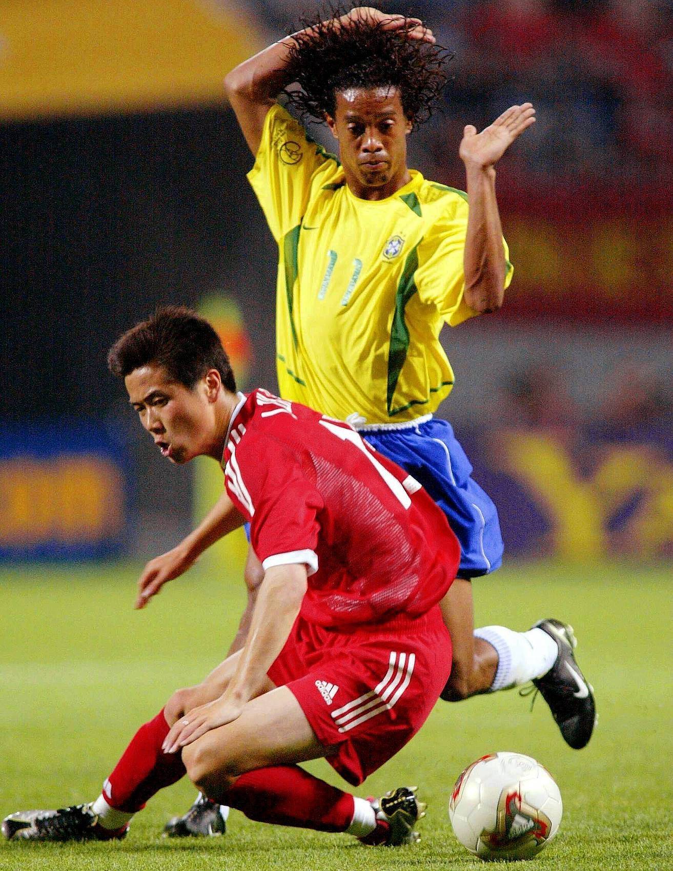 你同意吗？肇俊哲：远藤航能在利物浦<strong></p>
<p>坐以待币</strong>，咱那个时候绝对是可以踢的