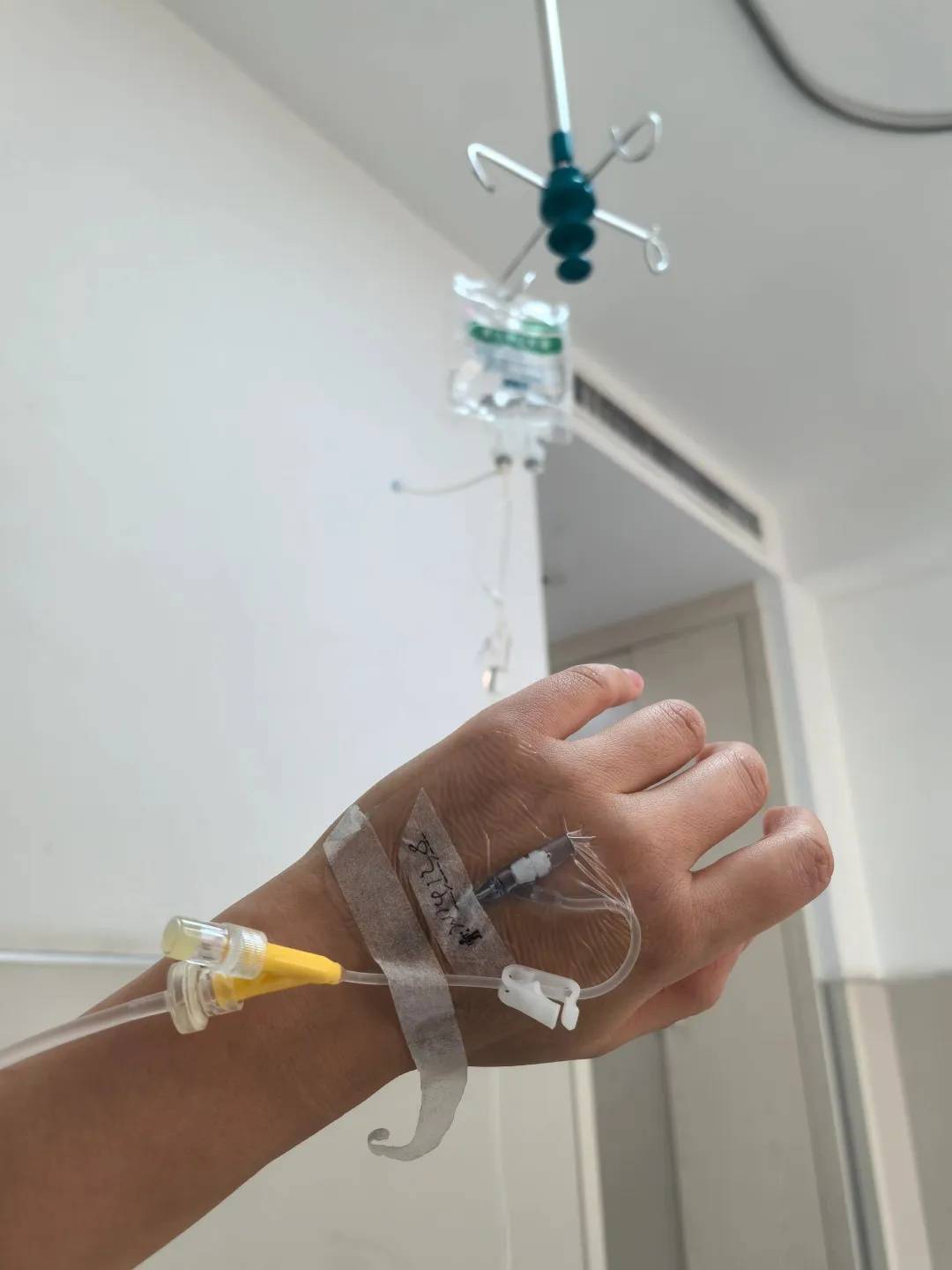 一洗浴中心突发<strong></p>
<p>坐以待币</strong>！女浴区多人出现不适......