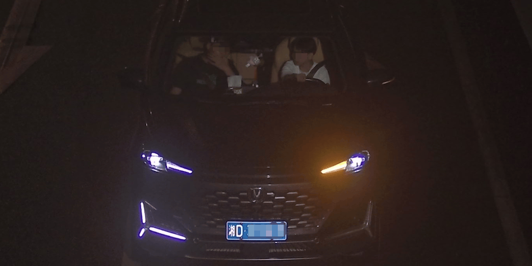 “网上学会的!”衡阳13岁男孩偷拿爸爸车钥匙凌晨和同学开车上路<strong></p>
<p>坐以待币</strong>,一句话惊呆交警