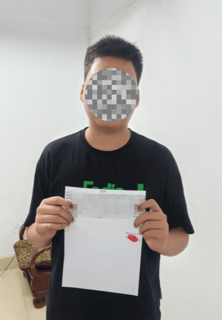 “网上学会的!”衡阳13岁男孩偷拿爸爸车钥匙凌晨和同学开车上路<strong></p>
<p>坐以待币</strong>,一句话惊呆交警