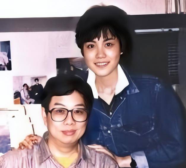 谢霆锋为何不爱年轻漂亮的张柏芝<strong></p>
<p>瑞郎币哪里购买</strong>,偏偏对55岁王菲,如此痴情?