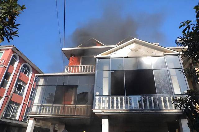 18秒飙到900℃<strong></p>
<p>币虎交易</strong>!杭州人赶紧自查:不准入户!不准入户!不准入户!