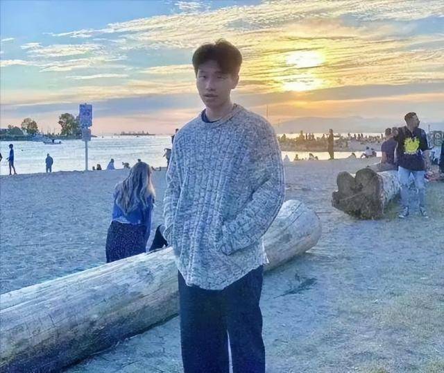 陈坤的儿子已成年<strong></p>
<p>炒币交易网</strong>,容貌开始显现母亲的基因,像谁可以认得出吗?