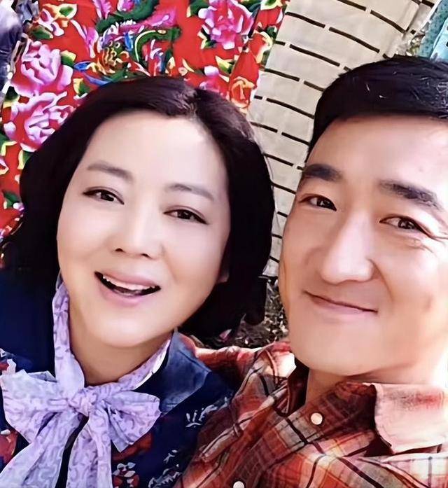 他是知名演员<strong></p>
<p>炒币交易网</strong>，40岁二胎得女，41岁突然离世将悲痛留给妻子与儿女