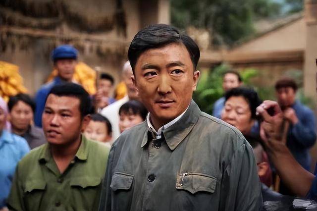 他是知名演员<strong></p>
<p>炒币交易网</strong>，40岁二胎得女，41岁突然离世将悲痛留给妻子与儿女