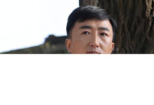 他是知名演员<strong></p>
<p>炒币交易网</strong>，40岁二胎得女，41岁突然离世将悲痛留给妻子与儿女