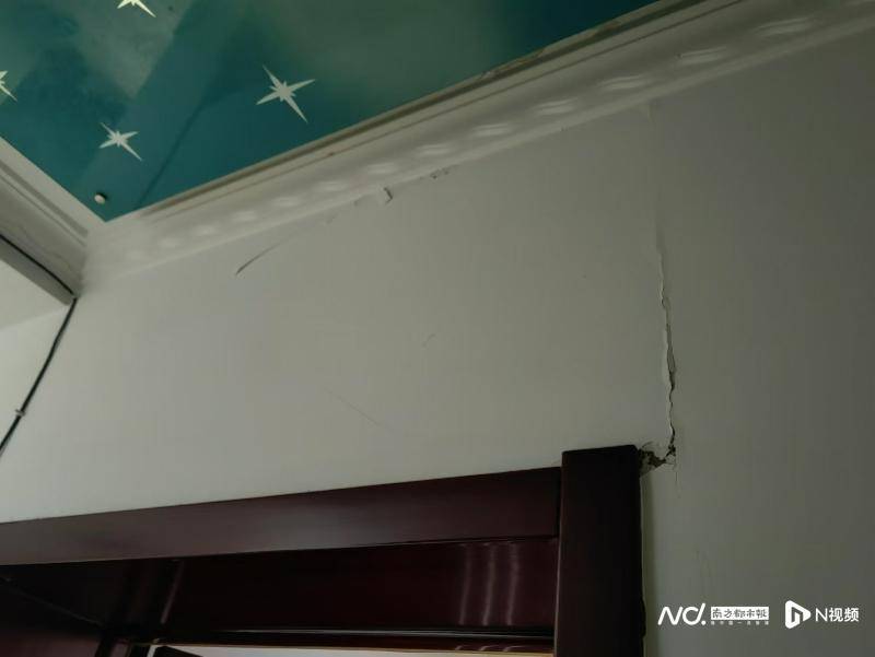 连线银川4.8级地震亲历者：家里墙裂了在室外避险<strong></p>
<p>vrc系统开发</strong>，气温低