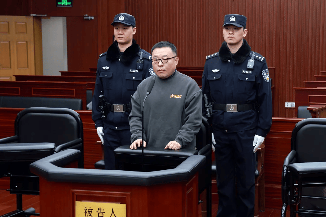 姚凯<strong></p>
<p>vrc系统开发</strong>,在上海市静安区副区长、浦东新区副区长、上海市住建委主任等职上,受贿5632万