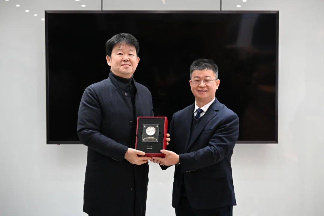 超1000辆<strong></p>
<p>2018币圈</strong>!比亚迪电动大巴这一国家交付破纪录