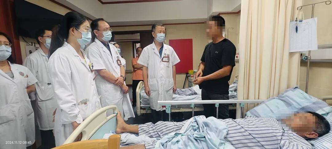 广州一“老酒鬼”路边捡到宝<strong></p>
<p>币圈的玩法</strong>，笑着笑着倒下了……