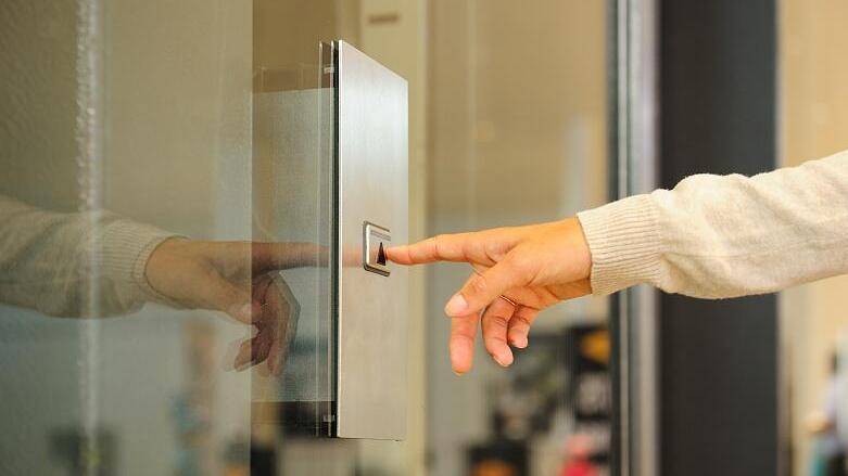 内蒙古一地产公司涉嫌在某楼使用未经检验的电梯<strong></p>
<p>币子</strong>，市监局：罚款3万元