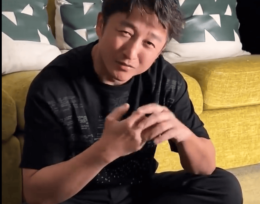 冲上热搜！邹市明否认“中年返贫”<strong></p>
<p>币子</strong>，曾称今年重返拳台