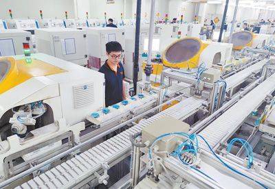 人民日报|江苏丹阳:“眼镜之都”保持长青的奥秘