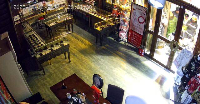 大同“店铺被撬锁开灯”事件引关注 街道回应:正在核查