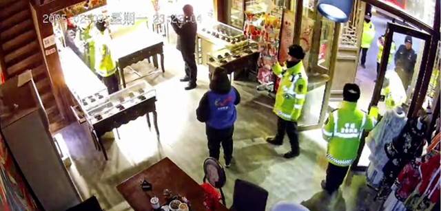 大同回应“撬锁开灯”:执行有问题<strong></p>
<p>百链币</strong>,亮灯系倡议而非强制