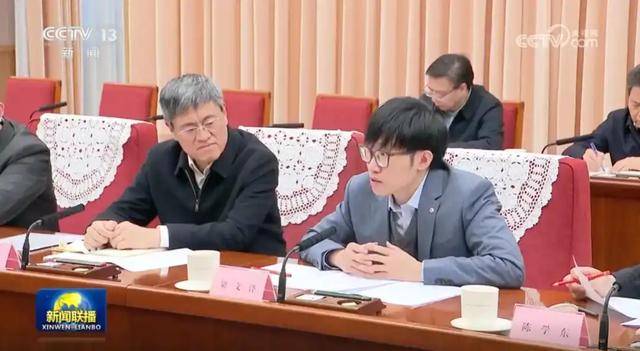 揭秘!DeepSeek创始人梁文锋实习时就被任命为部门经理<strong></p>
<p>流币行情</strong>,月薪16000元