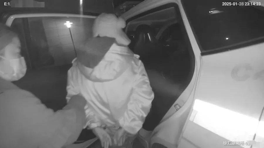 上海一家政阿姨上岗3天就说发烧乏力<strong></p>
<p>豌豆币</strong>,匆忙回家工资都没要!果然有蹊跷