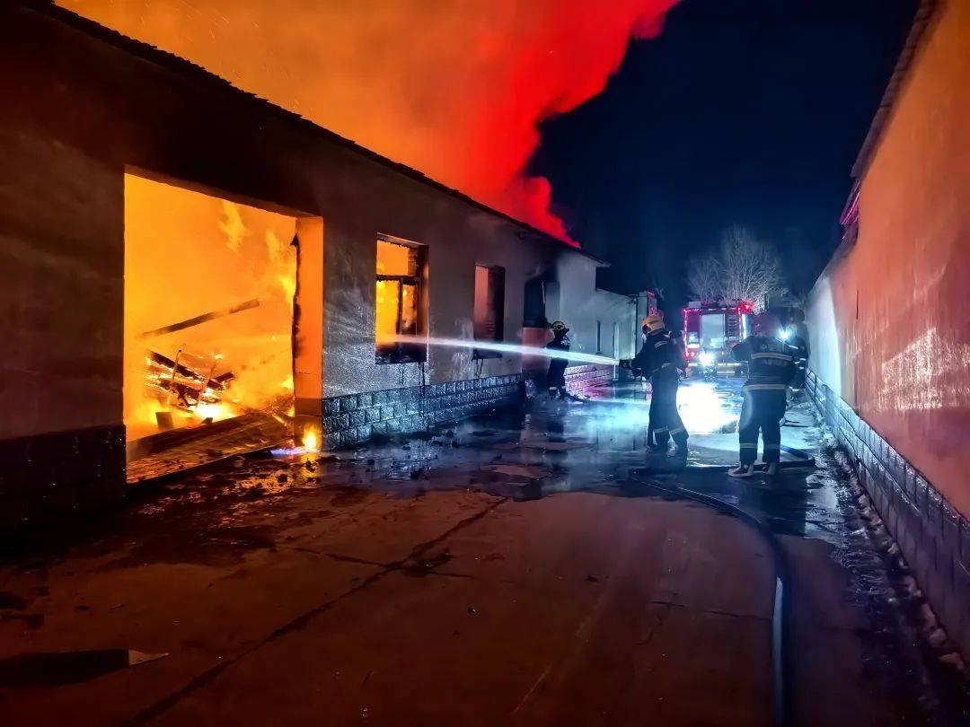 约4000箱白酒火中炸裂<strong></p>
<p>豌豆币</strong>,主人痛失60多万!