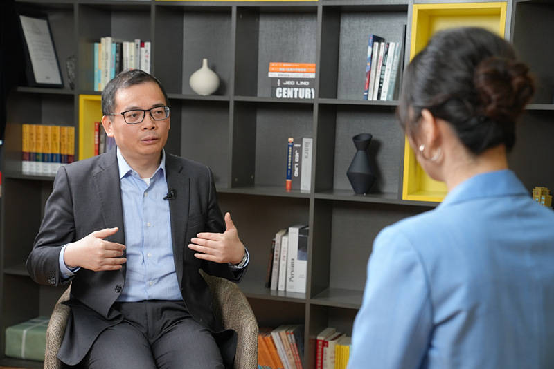 陆挺:1.7亿农村老人月均养老金200多<strong></p>
<p>十元人命币</strong>,农民的社保没跟上国家经济发展