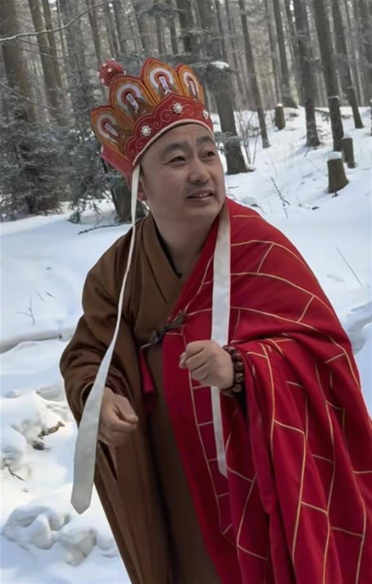 河南网红“越野唐僧”不幸去世<strong></p>
<p>十元人命币</strong>，家人：在外地出租屋突发心梗